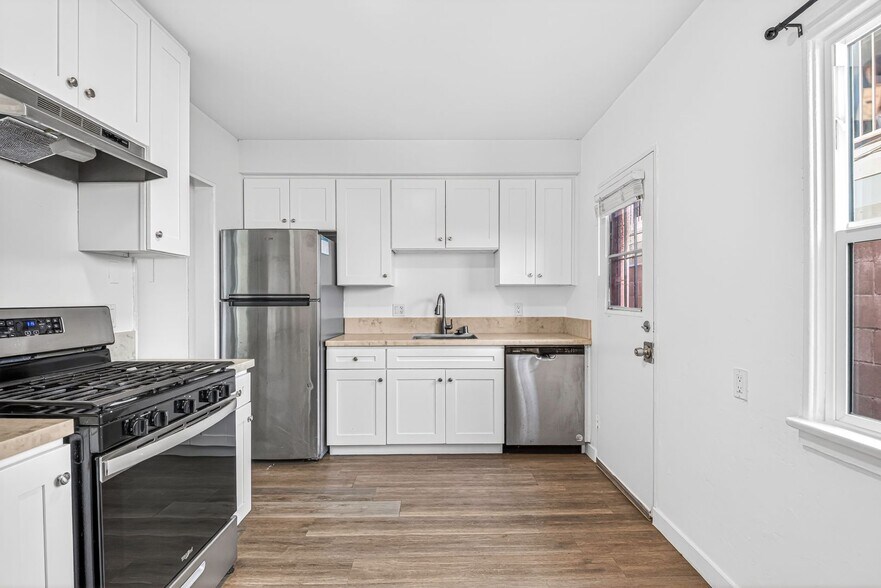 Building Photo - 636 Linden Ave