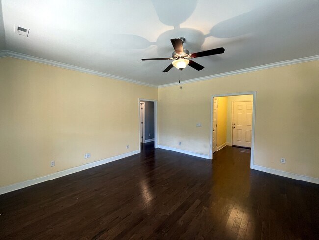 Building Photo - 106 Summerset Ln
