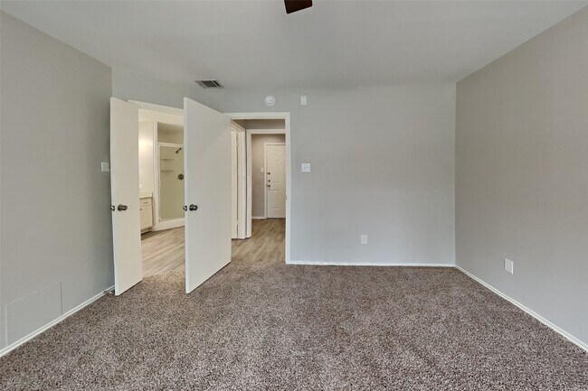 Building Photo - 16819 Kettle Creek Dr