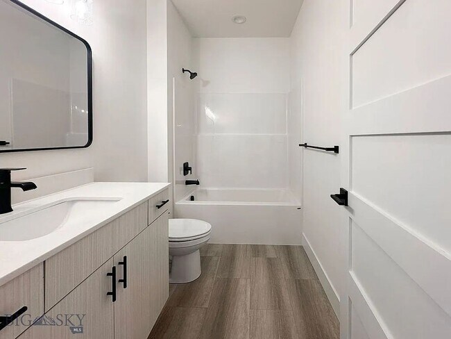 Building Photo - 509 Spaniel Ln