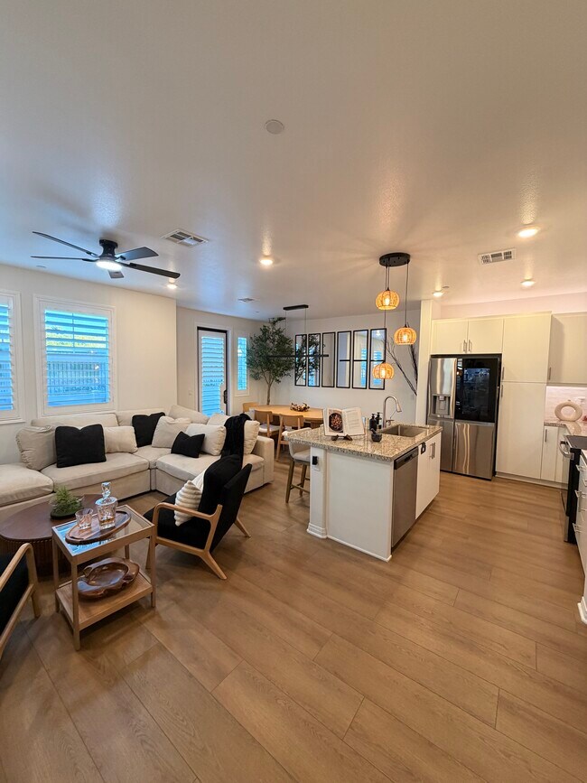 Building Photo - 36351 Elizabeth Ln