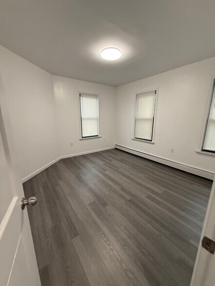 Building Photo - 55 Highlawn Ave