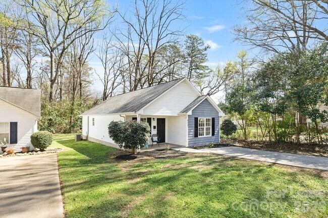 Building Photo - 913 Tennyson Dr