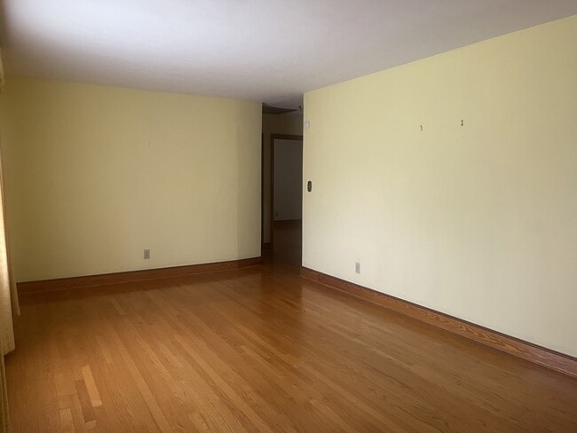 Building Photo - 141 Daniels Pl