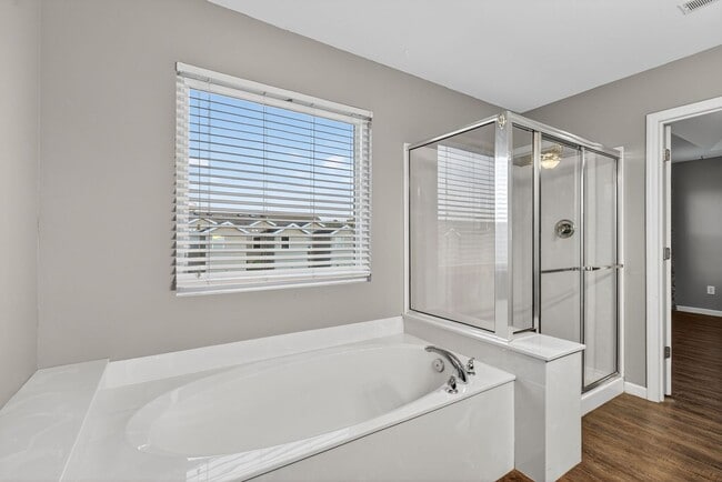 Building Photo - Charming 4-Bedroom Home in Springhurst Com...