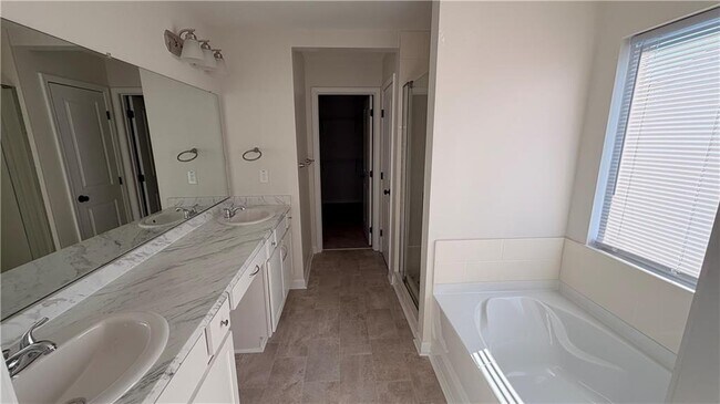 Building Photo - 3619 Gainesway Trace