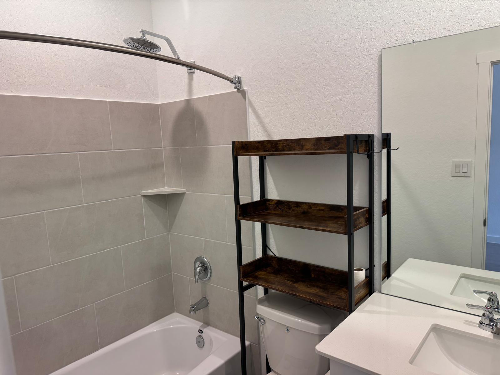Guest Bathroom - 10342 Bridgton Ml