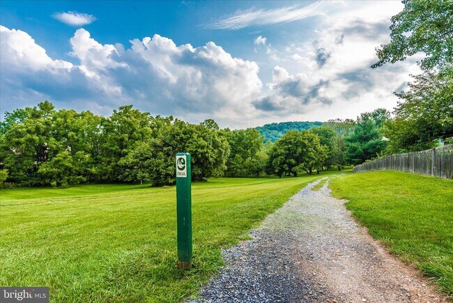 Building Photo - 6634 Rockridge Rd