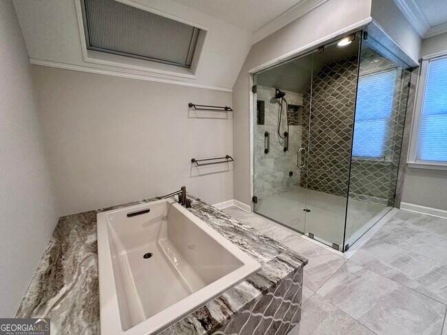 Building Photo - 3363 Somerset Trace