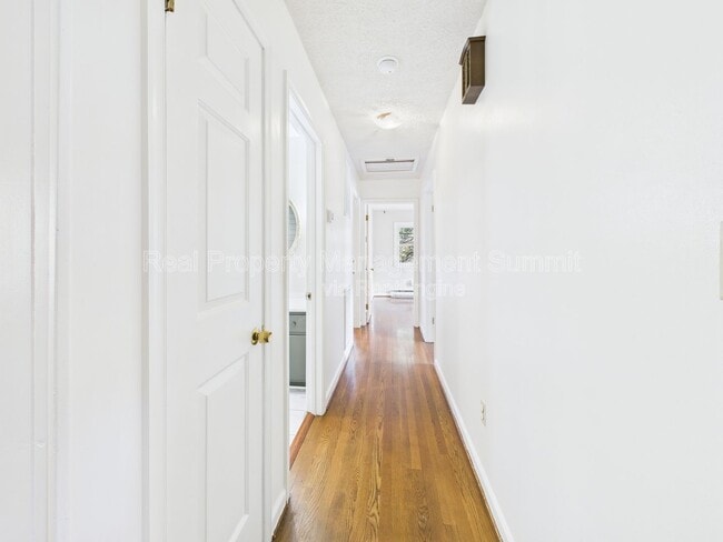 Building Photo - 1233 Pinehurst Rd