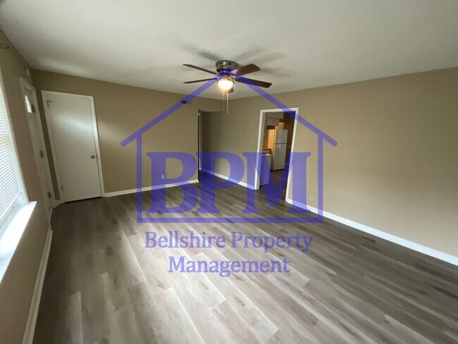 Building Photo - Charming 3 Bed, 1 Bath Home on Falcon Dr –...