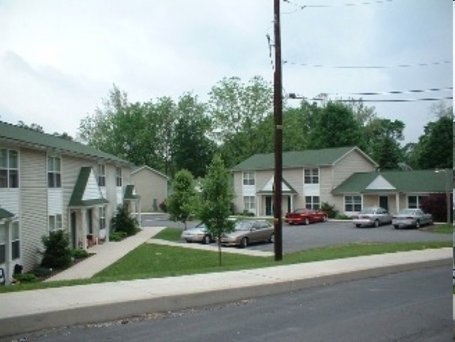 Primary Photo - Kimberly Court Townhouses