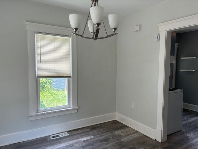 Building Photo - 118 Floral Ct