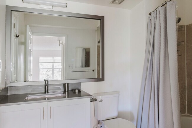 Building Photo - 444 Washington Blvd