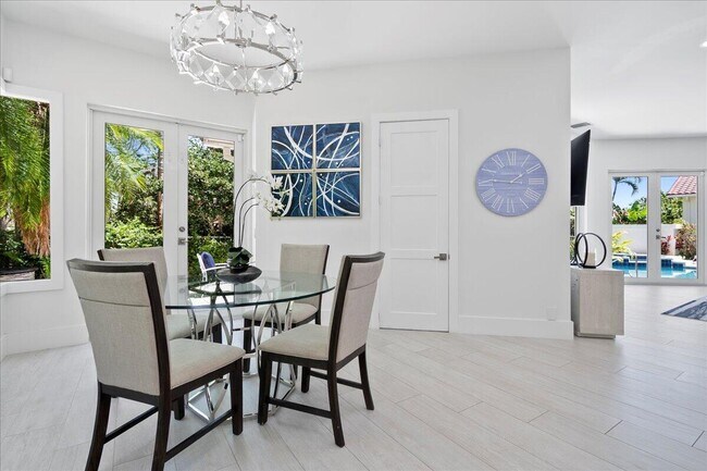 Building Photo - 2313 Golf Brook Dr