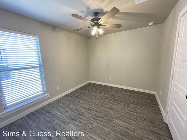 Building Photo - 3 br, 2 bath House - 902 Canal