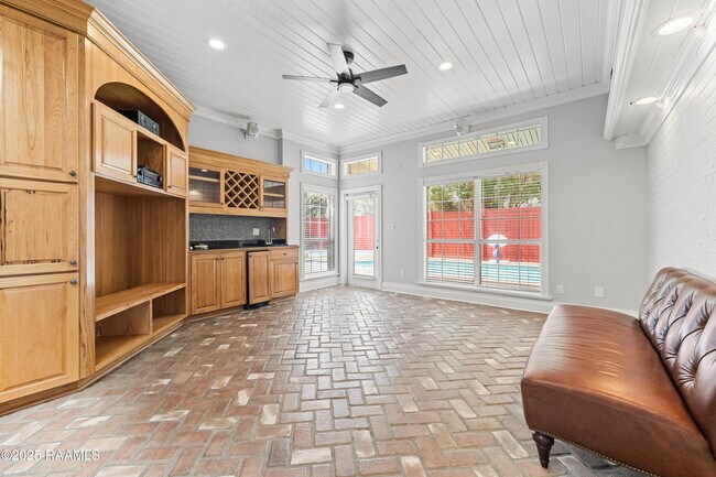 Building Photo - 408 Gordon Crockett Dr