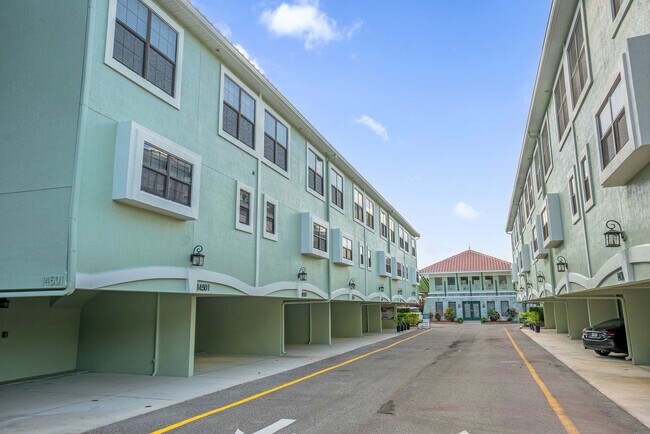 Building Photo - 14525 Damai Ln