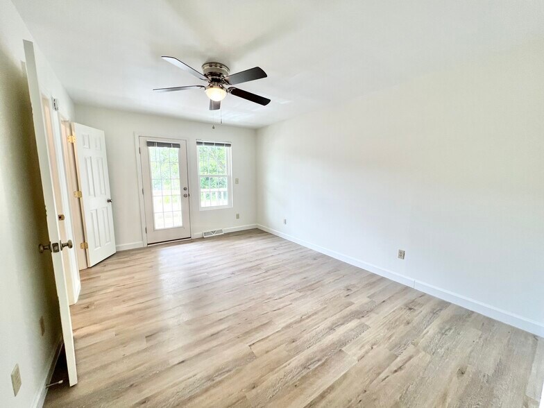Upper-Front Bedroom - 274 Fleming Rd