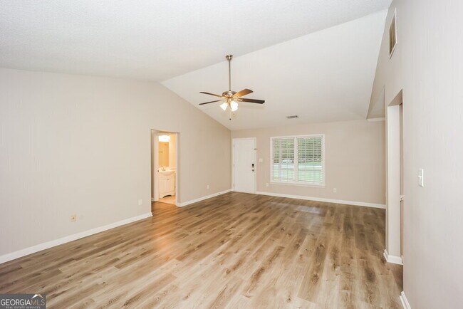 Building Photo - 10916 Clearwater Dr