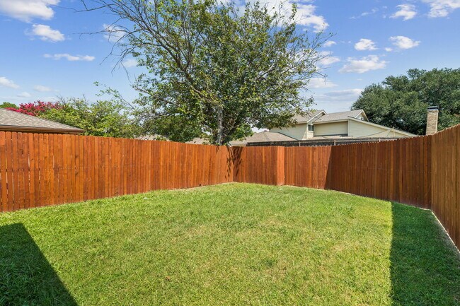 Building Photo - 3334 San Mateo Dr