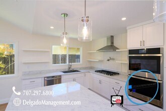 Building Photo - Central Benicia newly remodeled 3 bedroom home