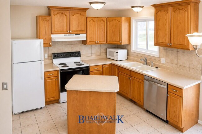 Building Photo - 5072 W 6600 S