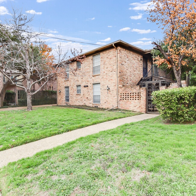 Primary Photo - 3903 Hawthorne Ave
