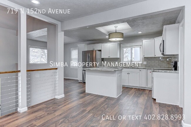 Building Photo - 719 N 152nd Ave