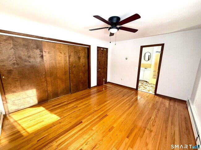 Building Photo - 27 White Oak Rd