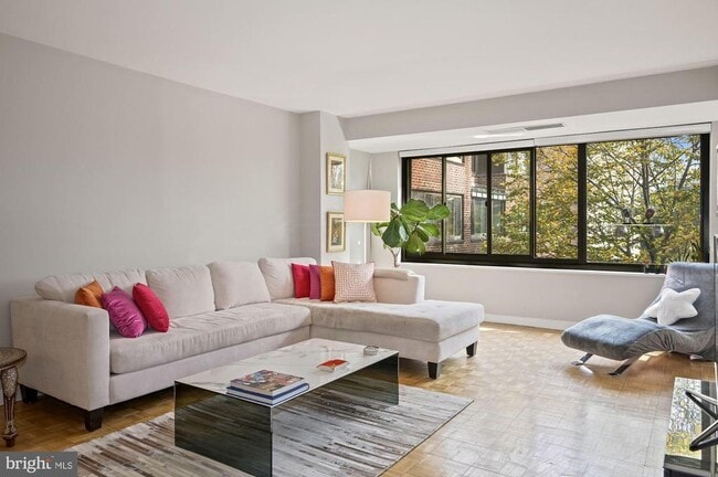 Building Photo - 1077 30th St NW