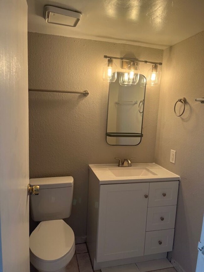 Building Photo - 4344 N Vornsand Dr