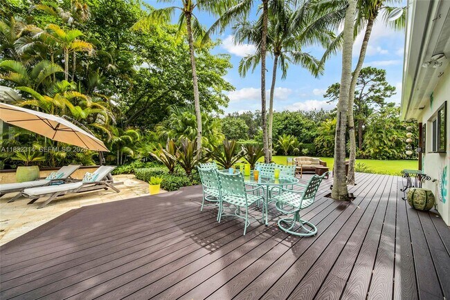 Building Photo - 6645 SW 73rd Ct