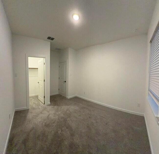 Building Photo - 4715 Bay Vista Dr