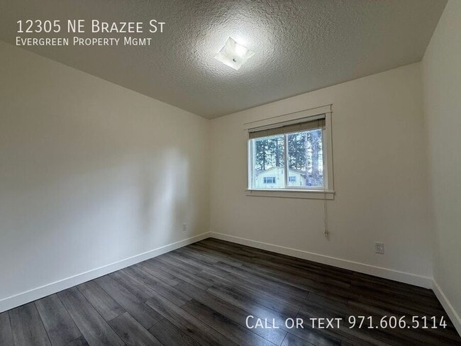 Building Photo - 12305 NE Brazee St