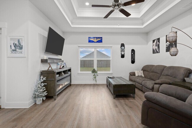 Building Photo - Your Gulf Breeze Dream Home Awaits in Forest Bay