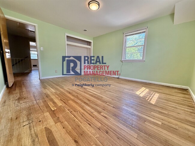 Building Photo - 1420/1422 E Elm St
