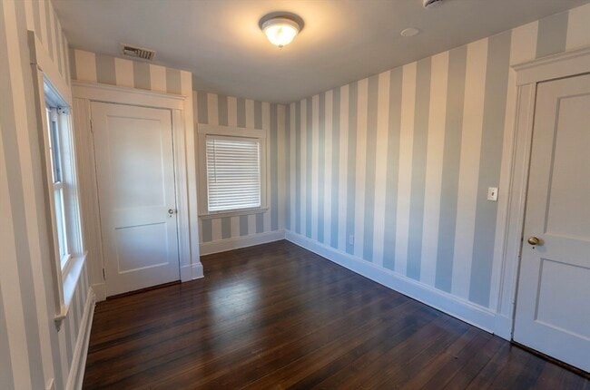 Building Photo - 1000 South St