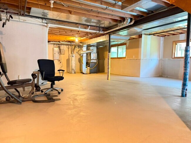 Building Photo - 7782 Watford Dr