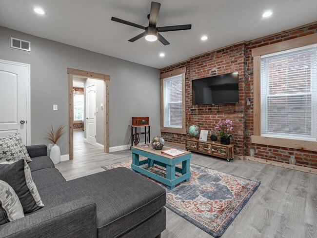 Building Photo - 3853 McRee Ave