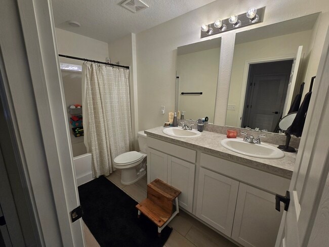 Building Photo - 7233 Mahogany Run Dr