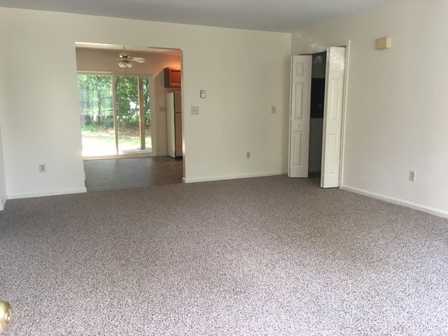 Building Photo - 10 Farr Lane