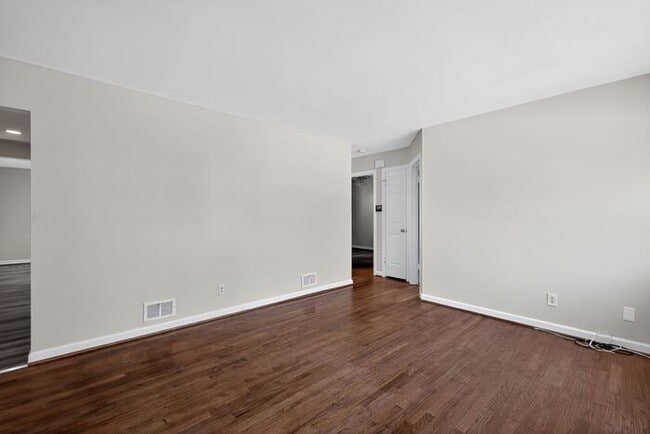 Building Photo - 9621 Narragansett Pkwy