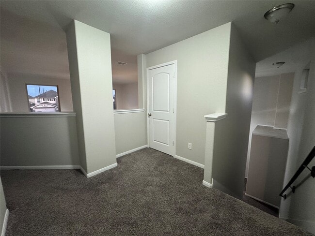 Building Photo - 10435 Moraine Lake Dr