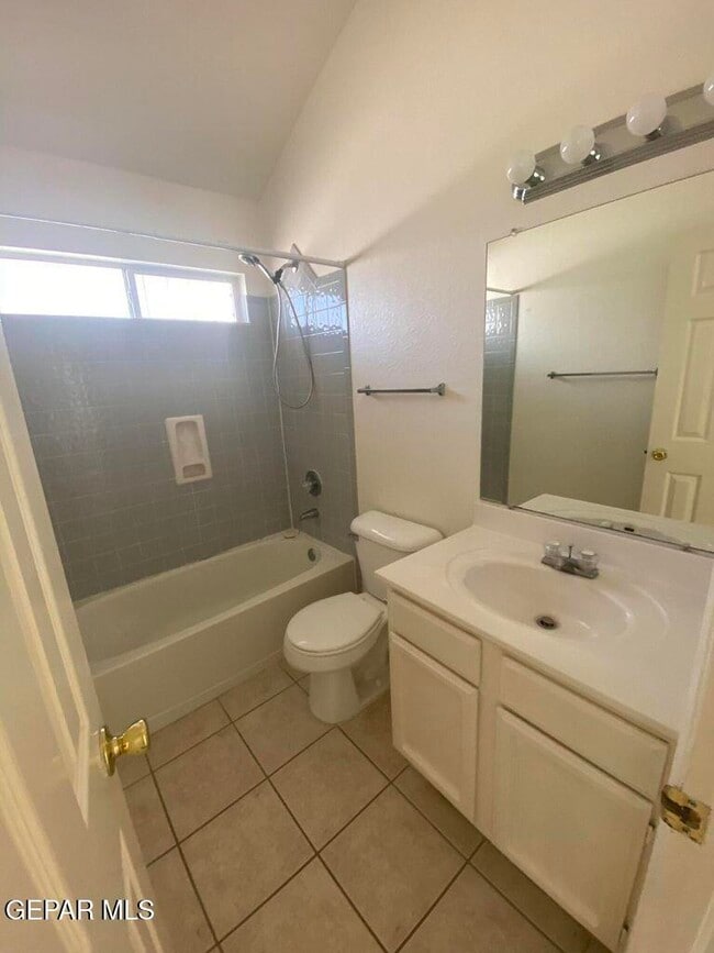 Building Photo - 12601 Meadow Gate Dr