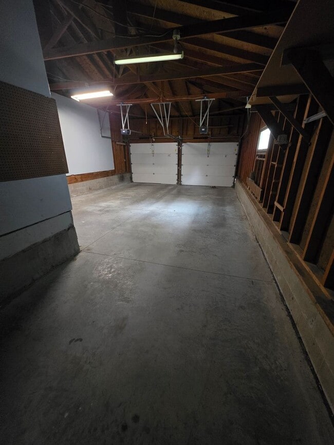 Building Photo - 501 Adare Rd