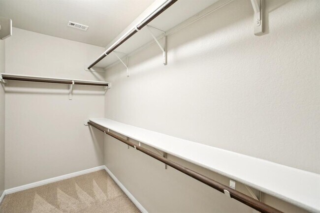 Building Photo - 516 E Slaughter Ln