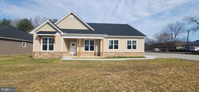 Building Photo - 112 W Main St