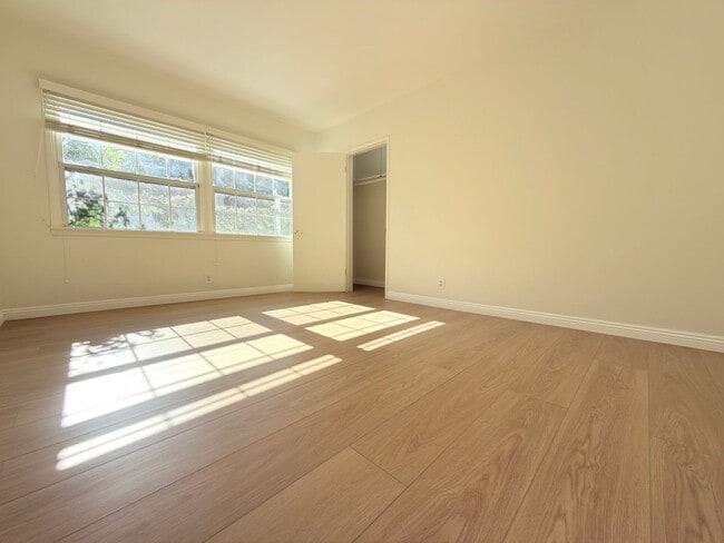 Building Photo - Stunning 4-Bedroom Home in Quiet North Hills