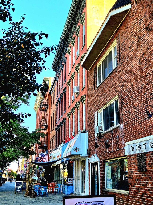 Building Photo - 123 Washington St